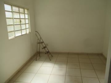 Alugar Casas / Padrão em Ribeirão Preto R$ 1.000,00 - Foto 6