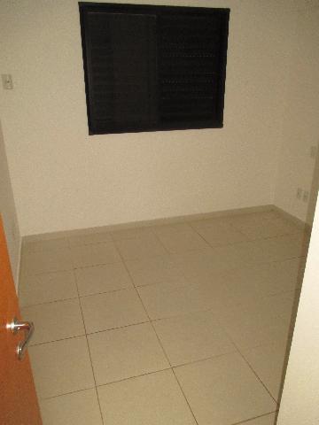 Alugar Apartamento / Padrão em Ribeirão Preto R$ 1.600,00 - Foto 4