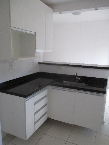 Alugar Apartamento / Padrão em Ribeirão Preto R$ 1.600,00 - Foto 2