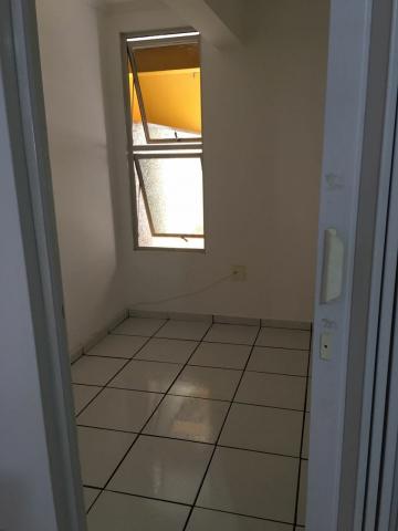 Alugar Apartamento / Padrão em Ribeirão Preto R$ 800,00 - Foto 14