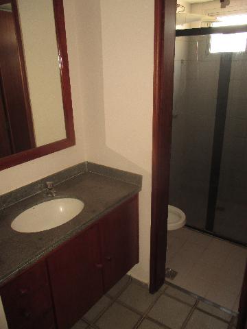 Alugar Apartamento / Padrão em Ribeirão Preto R$ 1.100,00 - Foto 16