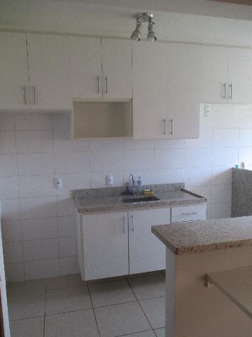 Apartamento / Padrão em Ribeirão Preto Alugar por R$1.300,00