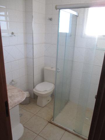 Alugar Apartamento / Padrão em Ribeirão Preto R$ 1.500,00 - Foto 11