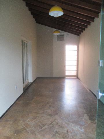Casa / Padrão em Ribeirão Preto Alugar por R$4.000,00
