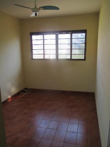 Alugar Casa / Padrão em Ribeirão Preto R$ 800,00 - Foto 4