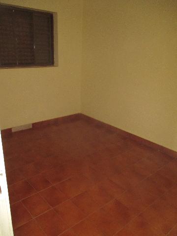 Alugar Casa / Padrão em Ribeirão Preto R$ 800,00 - Foto 6