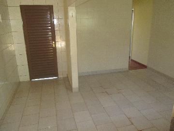 Alugar Casa / Padrão em Ribeirão Preto R$ 800,00 - Foto 9