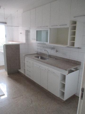 Alugar Apartamento / Padrão em Ribeirão Preto R$ 1.700,00 - Foto 4