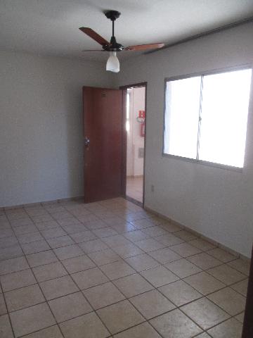 Alugar Apartamento / Padrão em Ribeirão Preto R$ 1.000,00 - Foto 3