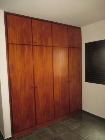 Alugar Apartamento / Padrão em Ribeirão Preto R$ 1.400,00 - Foto 2