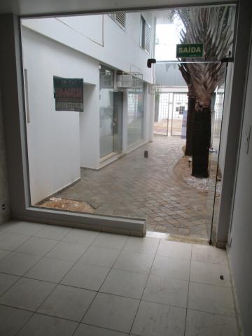 Alugar Comercial padrão / Loja em Ribeirão Preto R$ 1.700,00 - Foto 2