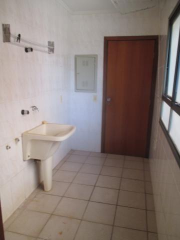 Alugar Apartamento / Padrão em Ribeirão Preto R$ 1.200,00 - Foto 4