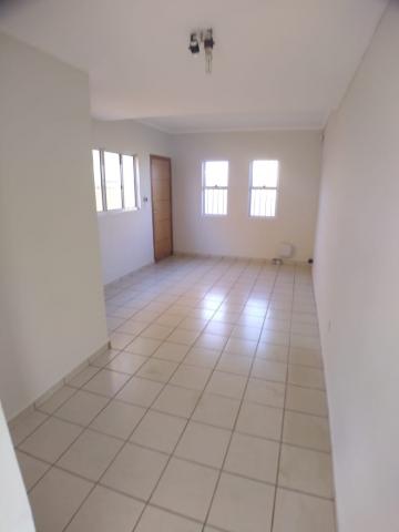 Alugar Casa / Padrão em Ribeirão Preto R$ 1.300,00 - Foto 3