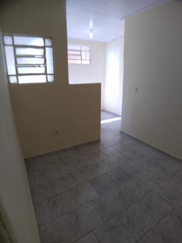 Alugar Casa / Padrão em Ribeirão Preto R$ 500,00 - Foto 3