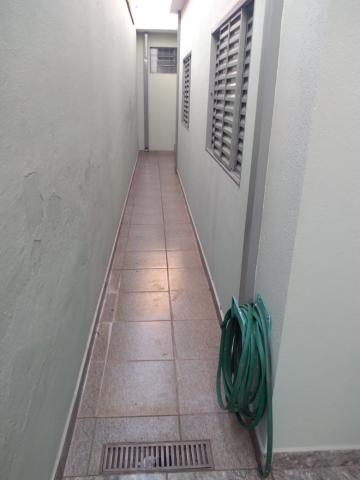 Alugar Casa / Padrão em Ribeirão Preto R$ 1.300,00 - Foto 12