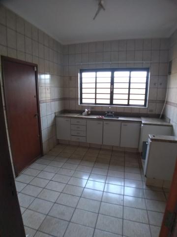 Alugar Casa / Padrão em Ribeirão Preto R$ 1.800,00 - Foto 6