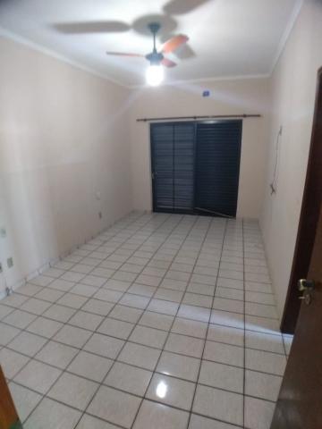 Alugar Casa / Padrão em Ribeirão Preto R$ 1.800,00 - Foto 7