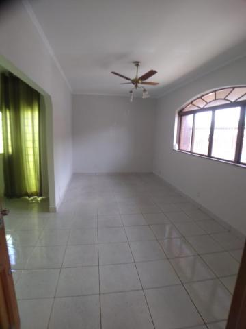 Alugar Casa / Padrão em Ribeirão Preto R$ 2.000,00 - Foto 4