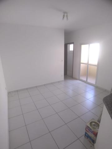 Alugar Apartamento / Padrão em Ribeirão Preto R$ 650,00 - Foto 2