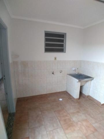 Alugar Casa / Padrão em Ribeirão Preto R$ 1.250,00 - Foto 10