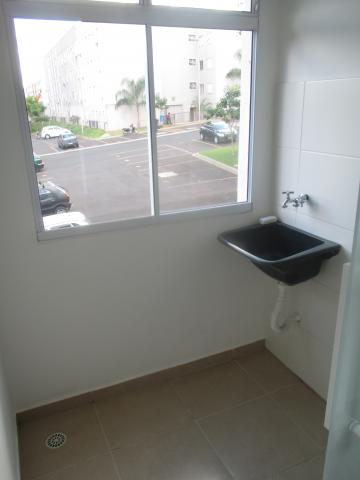 Alugar Apartamentos / Padrão em Ribeirão Preto R$ 650,00 - Foto 3