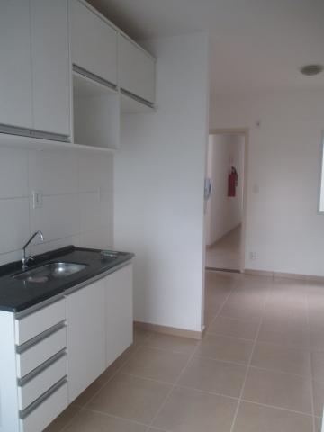 Alugar Apartamento / Padrão em Ribeirão Preto R$ 650,00 - Foto 4