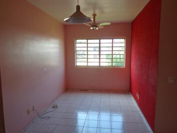 Alugar Apartamento / Padrão em Ribeirão Preto R$ 1.100,00 - Foto 1