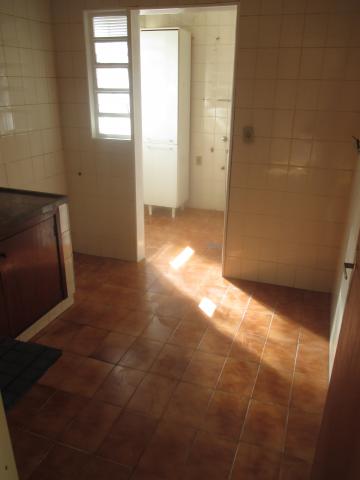 Alugar Apartamentos / Padrão em Ribeirão Preto R$ 700,00 - Foto 3