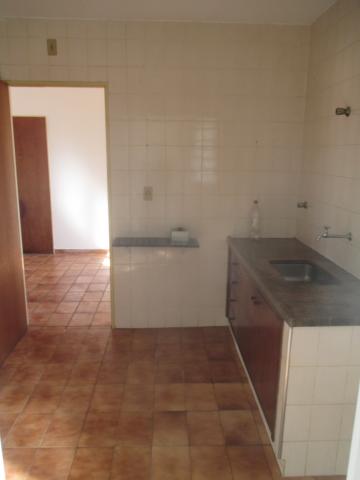 Alugar Apartamentos / Padrão em Ribeirão Preto R$ 700,00 - Foto 5