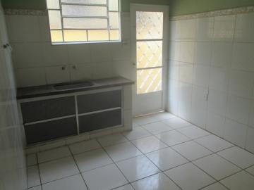 Alugar Casa / Padrão em Ribeirão Preto R$ 850,00 - Foto 5