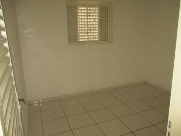 Alugar Casa / Padrão em Ribeirão Preto R$ 850,00 - Foto 6