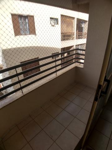 Alugar Apartamento / Padrão em Ribeirão Preto R$ 1.400,00 - Foto 3