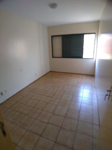 Alugar Apartamento / Padrão em Ribeirão Preto R$ 1.100,00 - Foto 4