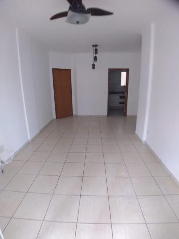 Alugar Apartamento / Padrão em Ribeirão Preto R$ 1.600,00 - Foto 3