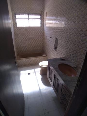 Alugar Casa / Padrão em Ribeirão Preto R$ 900,00 - Foto 2