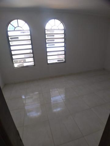 Casa / Padrão em Ribeirão Preto Alugar por R$900,00