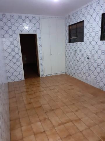 Alugar Casa / Padrão em Ribeirão Preto R$ 900,00 - Foto 4