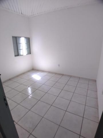 Alugar Casa / Padrão em Ribeirão Preto R$ 750,00 - Foto 5