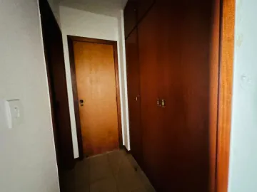 Alugar Apartamento / Padrão em Ribeirão Preto R$ 1.300,00 - Foto 4