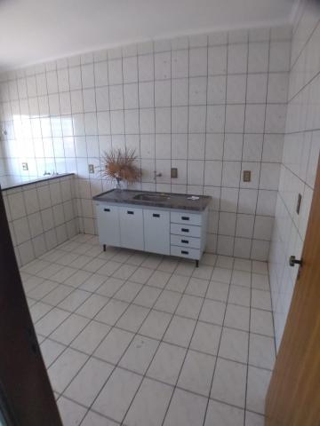 Alugar Casa / Padrão em Ribeirão Preto R$ 1.100,00 - Foto 3