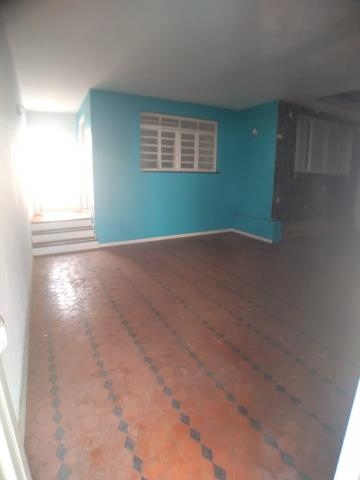 Casa / Padrão em Ribeirão Preto Alugar por R$1.900,00