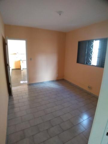 Alugar Casa / Padrão em Ribeirão Preto R$ 1.200,00 - Foto 8