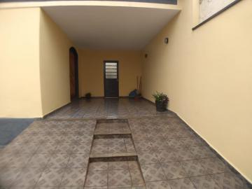 Casa / Padrão em Ribeirão Preto Alugar por R$1.200,00