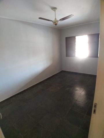 Alugar Casa / Padrão em Ribeirão Preto R$ 1.300,00 - Foto 5