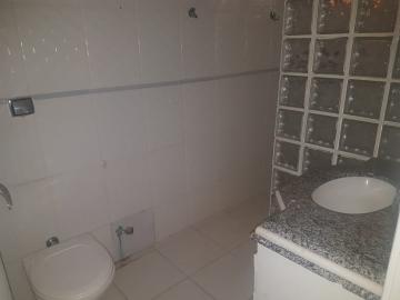 Alugar Casa / Padrão em Ribeirão Preto R$ 1.700,00 - Foto 9