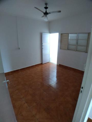 Alugar Casa / Padrão em Ribeirão Preto R$ 750,00 - Foto 11