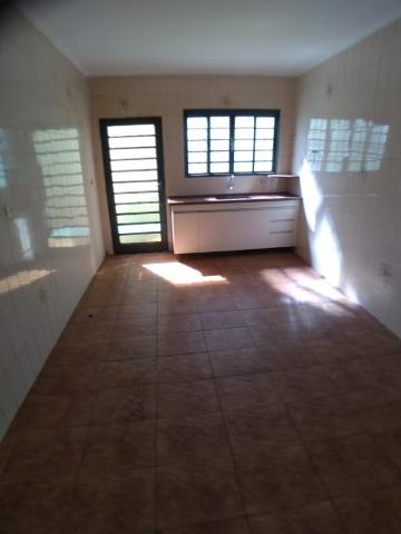 Alugar Casa / Padrão em Ribeirão Preto R$ 1.800,00 - Foto 10