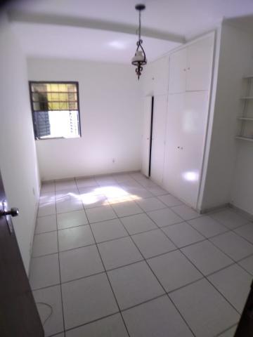 Alugar Casa / Padrão em Ribeirão Preto R$ 1.800,00 - Foto 13