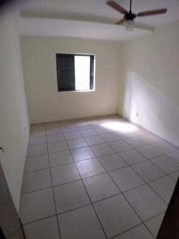 Alugar Casa / Padrão em Ribeirão Preto R$ 1.800,00 - Foto 15