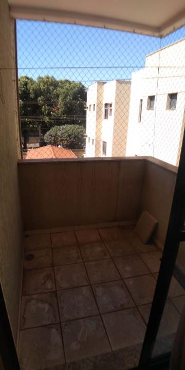 Alugar Apartamento / Padrão em Ribeirão Preto R$ 800,00 - Foto 2